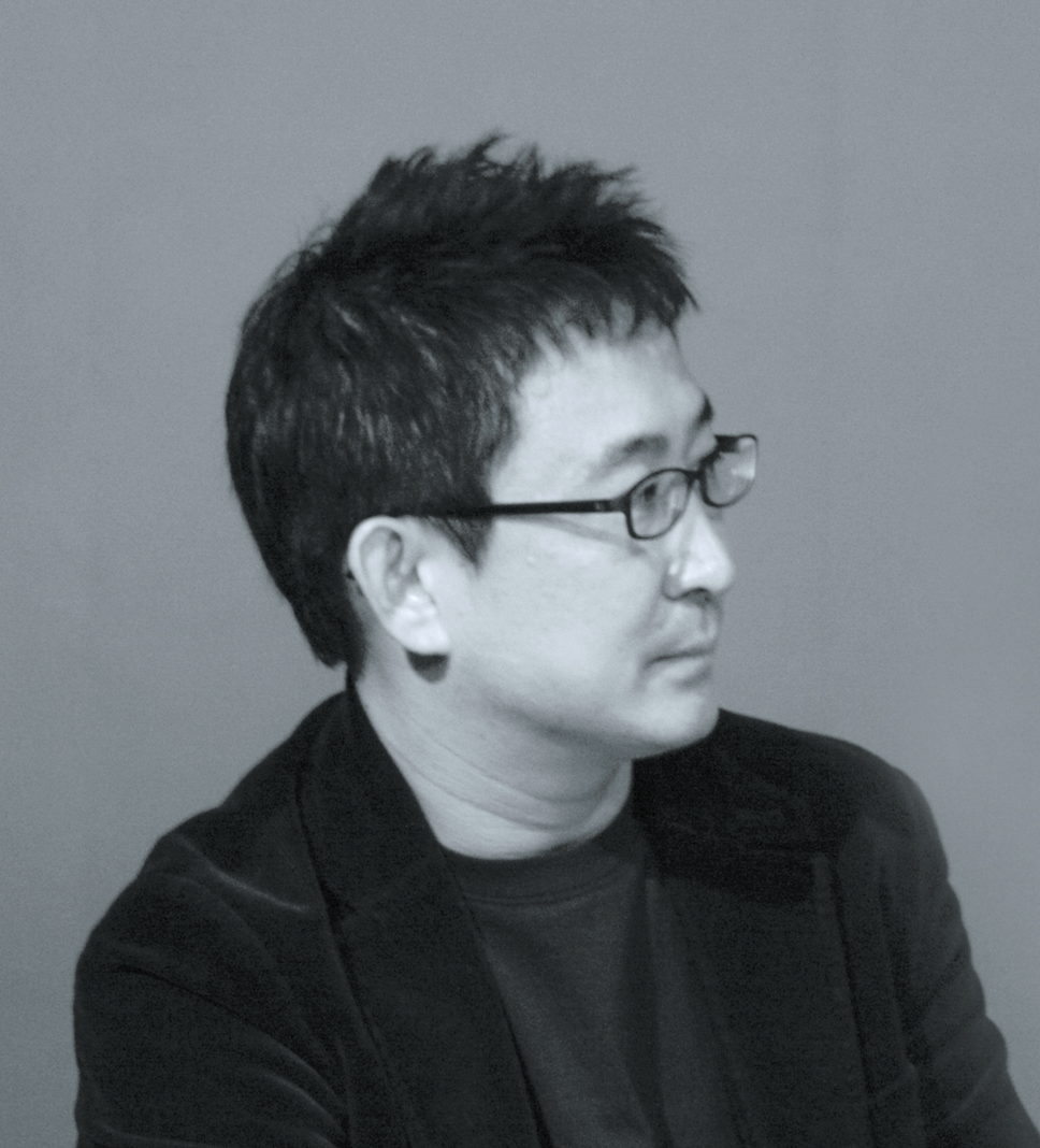 조동범 작가의 흑백 프로필 사진